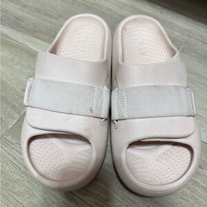 CROCS Women's Pink Slippers